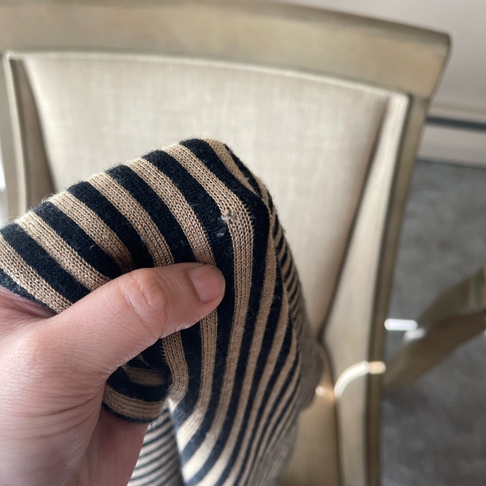 Authentic Fendi vintage wool scarf (KLV18) - Picture 8 of 8